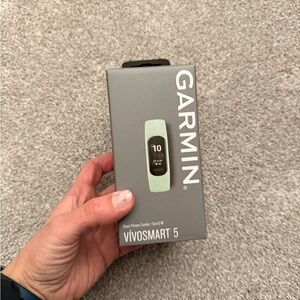 Garmin Vivosmart 5 in Mint Green small/medium smart fitness tracker new in box